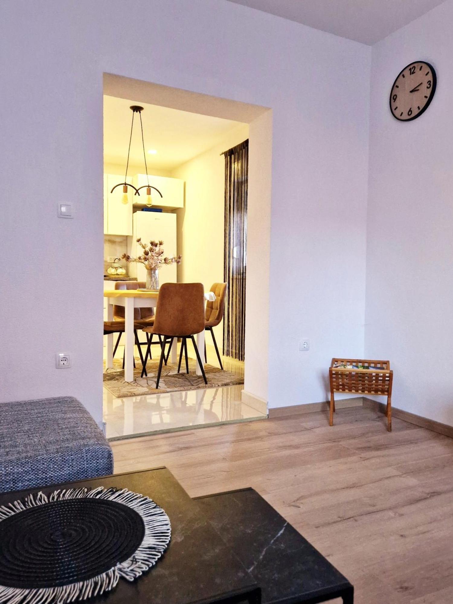 2 Bedroom Apartment Ljubica Sinj Bagian luar foto