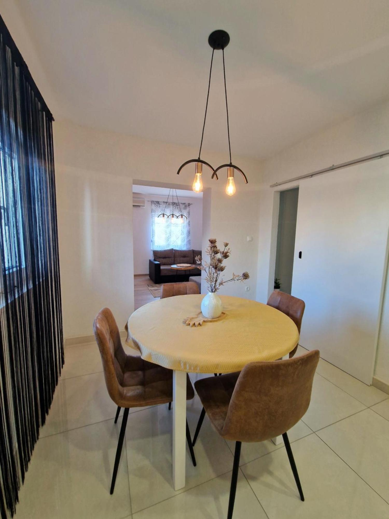 2 Bedroom Apartment Ljubica Sinj Bagian luar foto