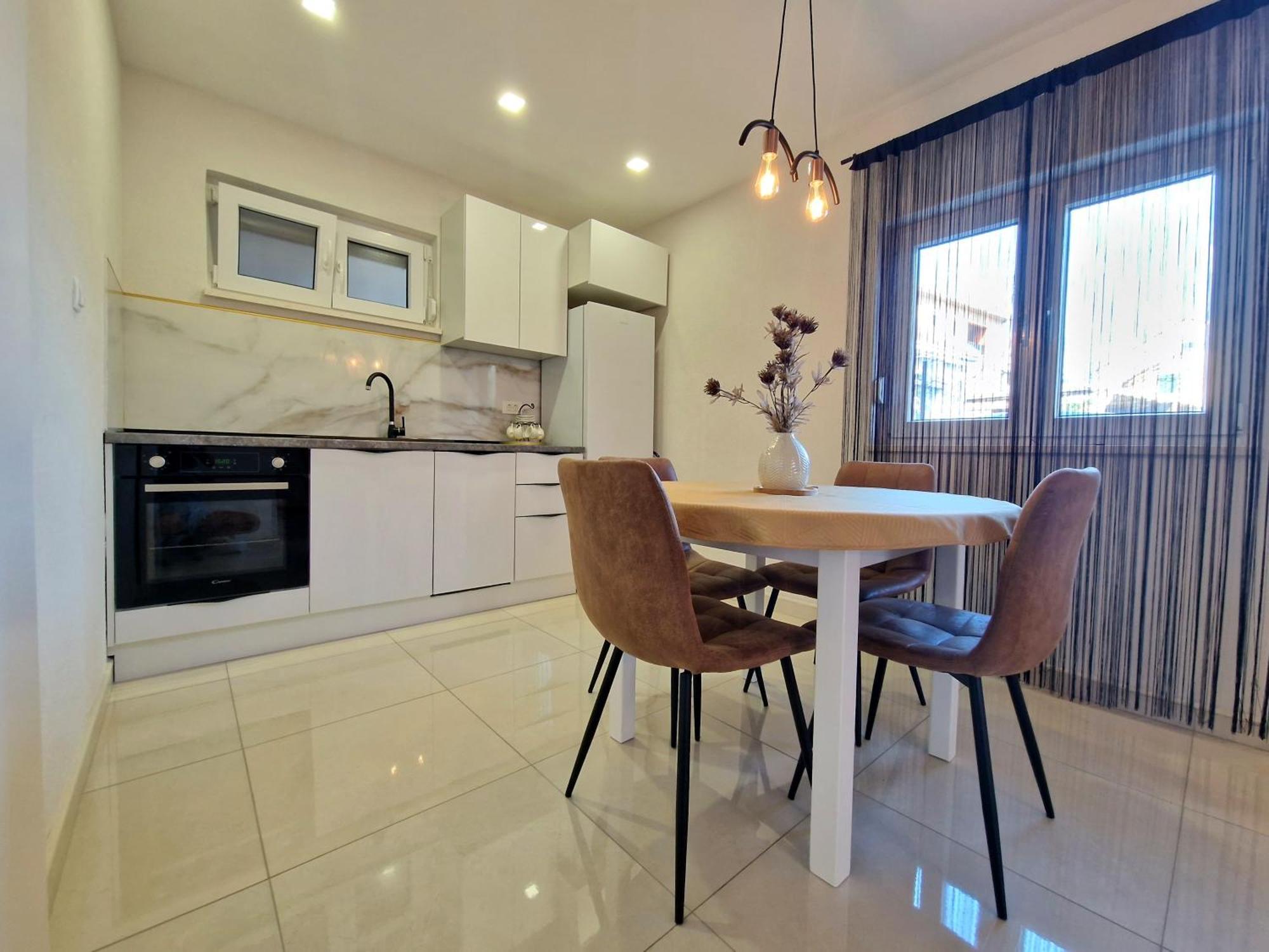 2 Bedroom Apartment Ljubica Sinj Bagian luar foto